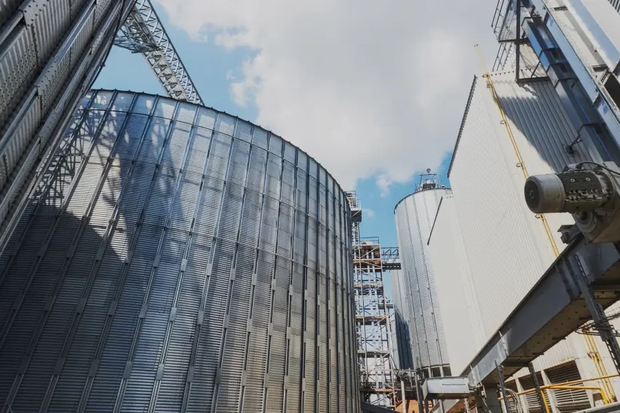 fertilizer-building